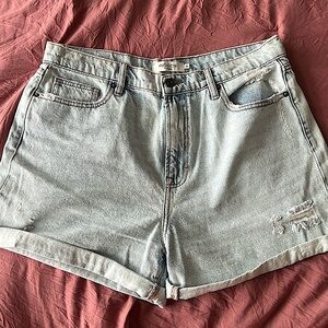 Hidden Mom shorts. Size XL